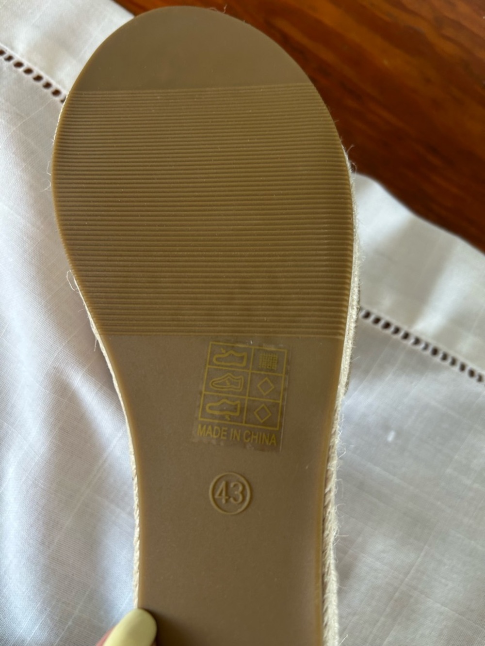 NEW Women’s Metallic Gold Woven Wedge Slide Sandals - Picture 5 of 6